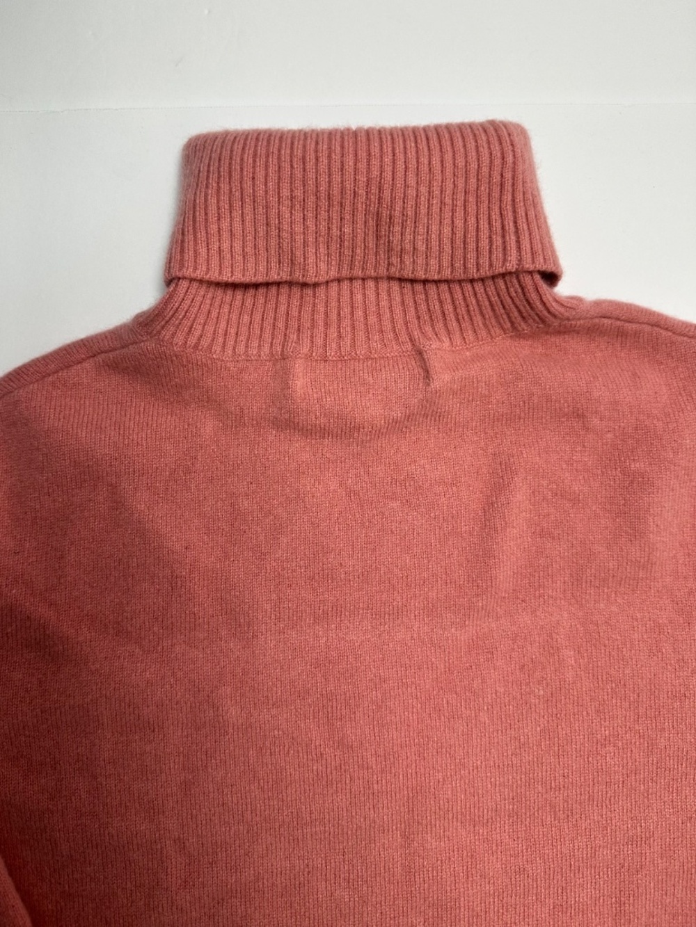 Marc Allan 100% Cashmere Sweater | Turtleneck | Pink Cozy Knit | Size L - Picture 10 of 13